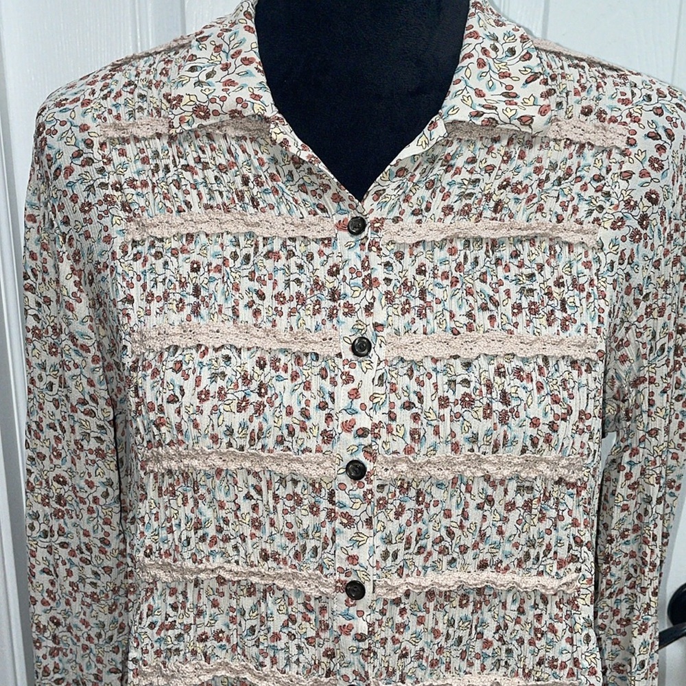J.Jill Blouse Size Large Fits like a Medium